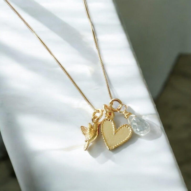 Collar trío mini colibrí corazón oro