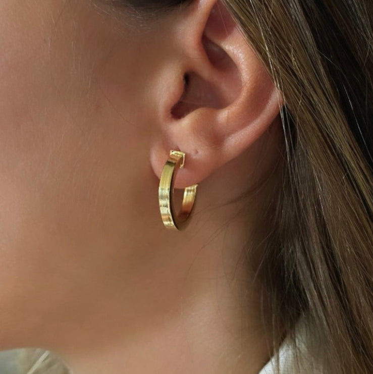 Aros argolla sara oro