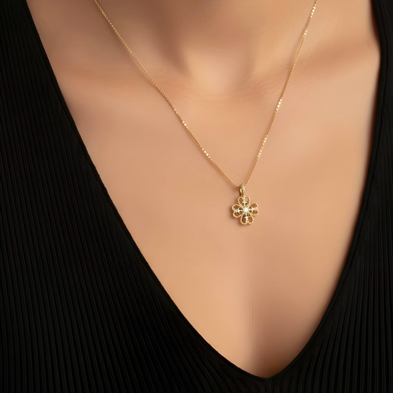 Collar mini trébol circón oro
