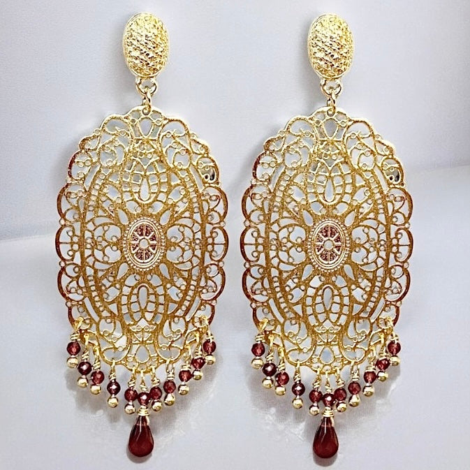 Aros grandes queen granates oro