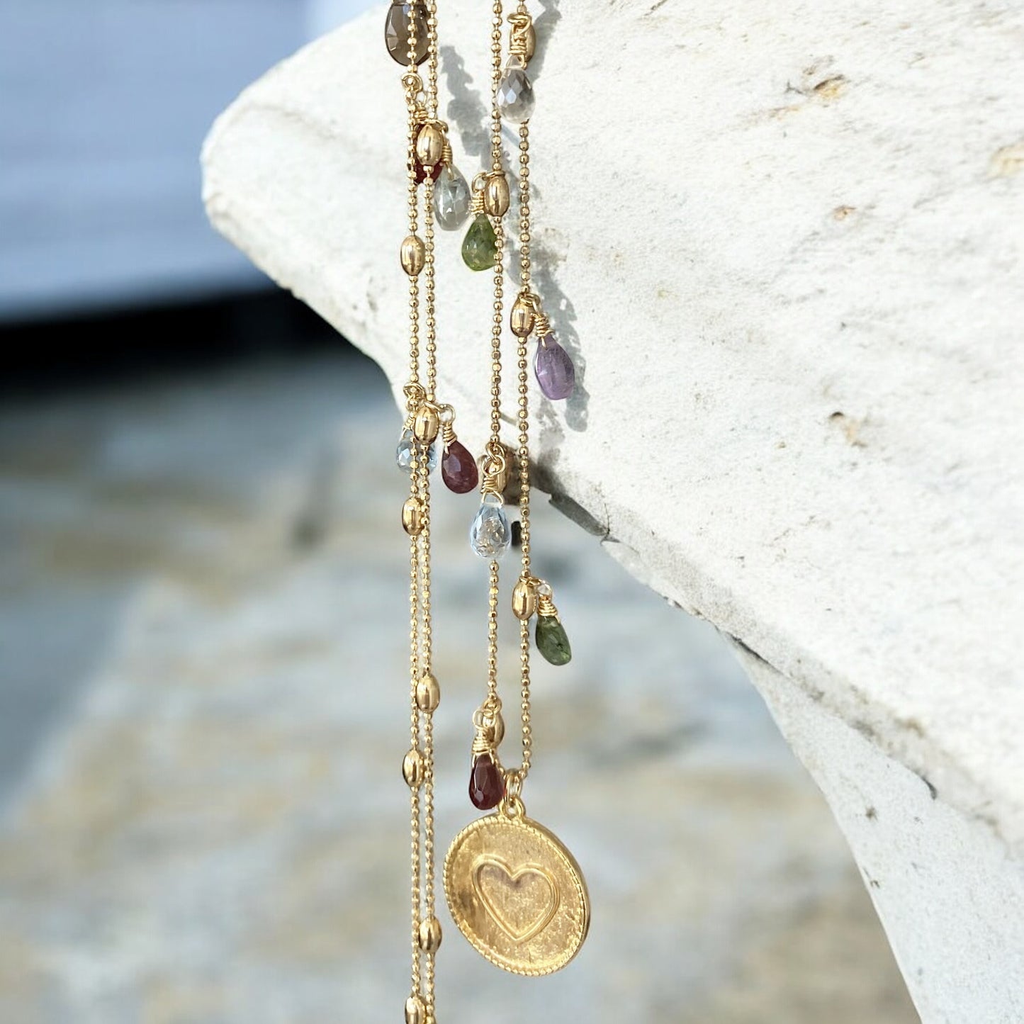 Collar largo gotas corazón oro