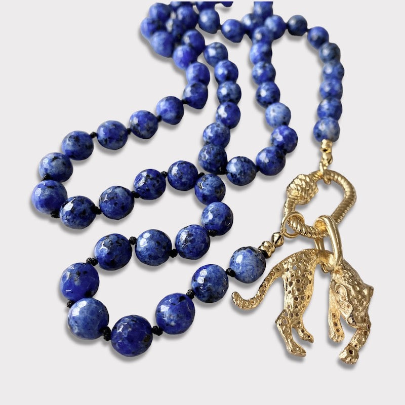 Collar azul leopardo oro