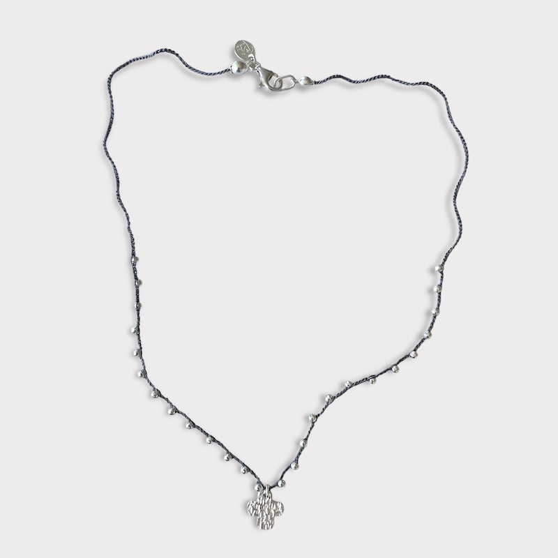 Collar tejido cruz martillada plata 925