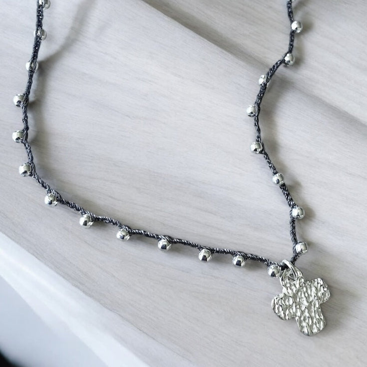 Collar tejido cruz martillada plata 925