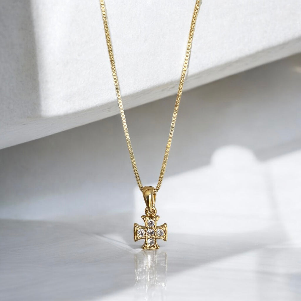 Collar cruz bizantina circones oro