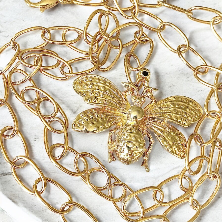 Collar largo gran abeja eslabones oro