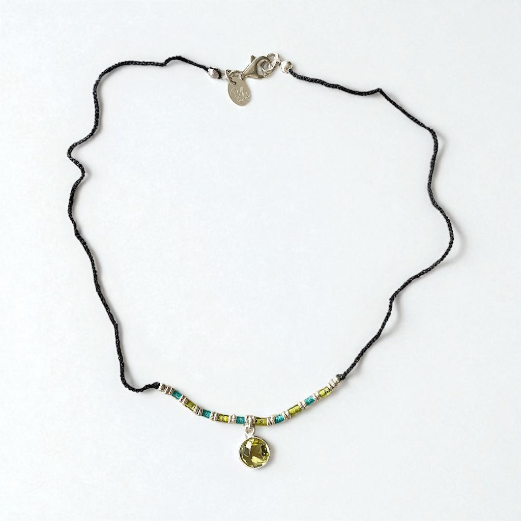 Collar tejido mijuki peridoto plata