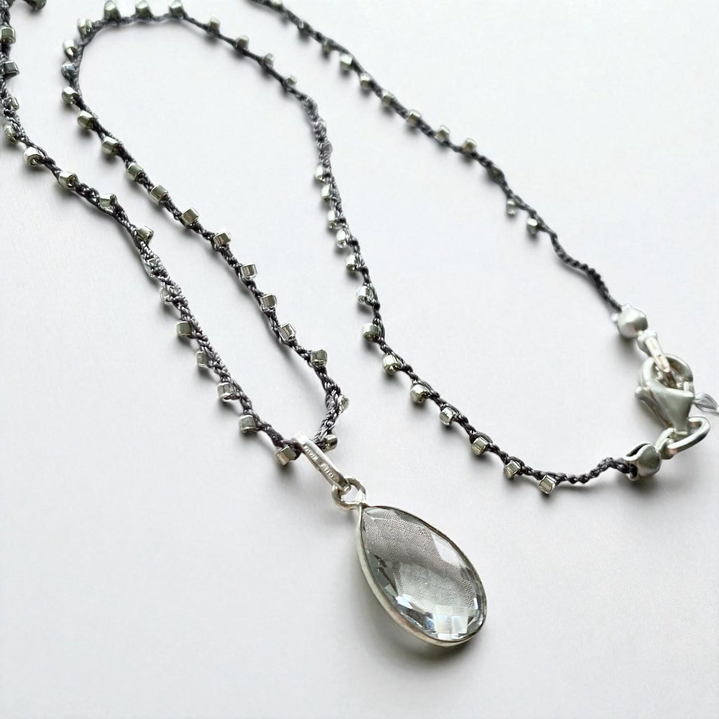 Collar tejido cuarzo plata
