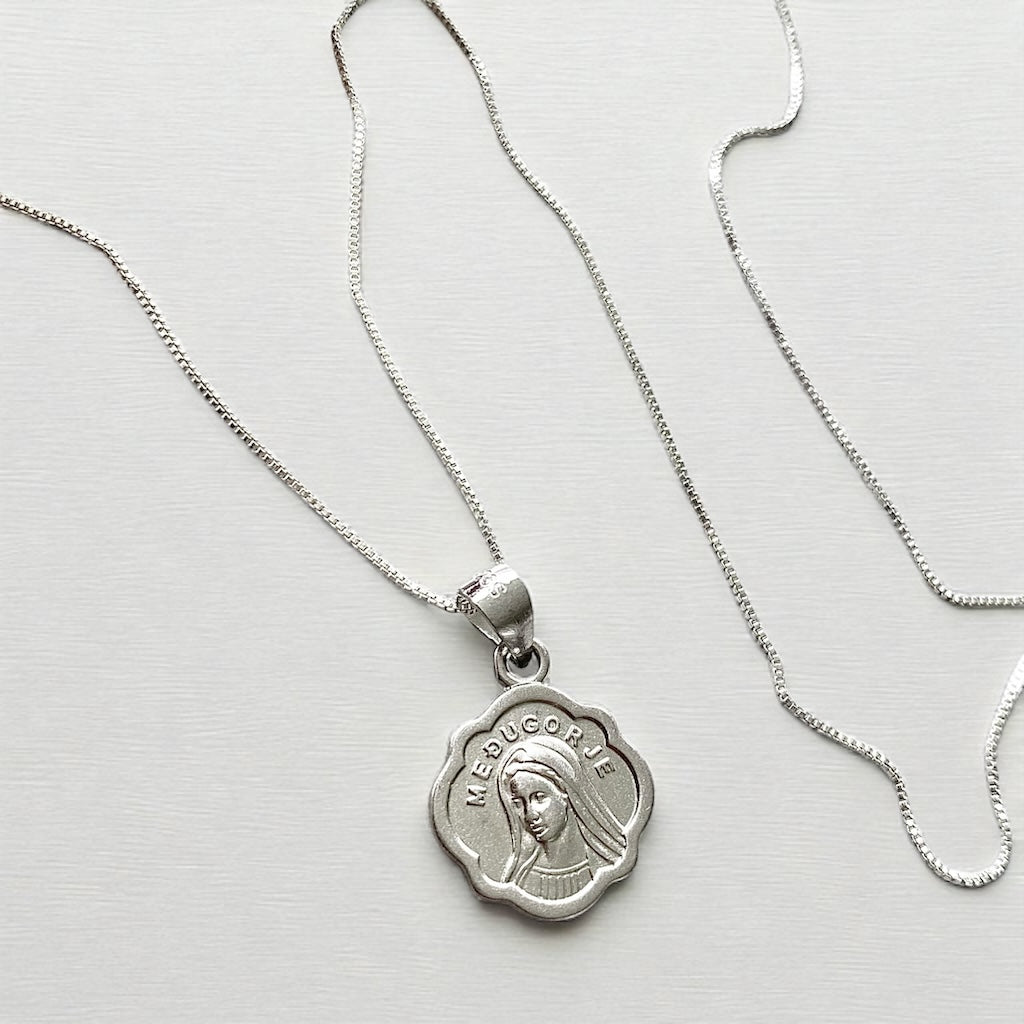 Collar virgen de medjugorje plata 925