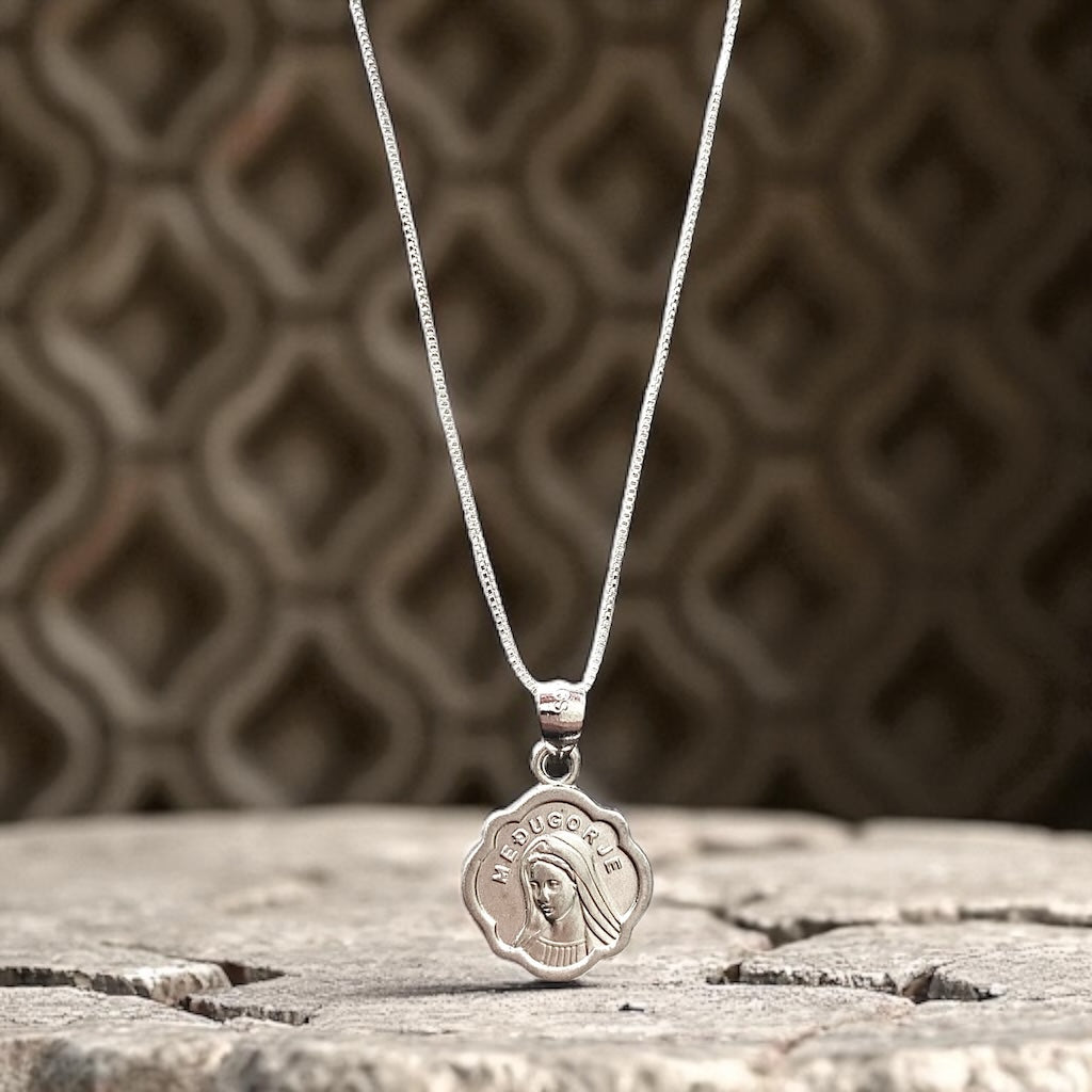 Collar virgen de medjugorje plata 925