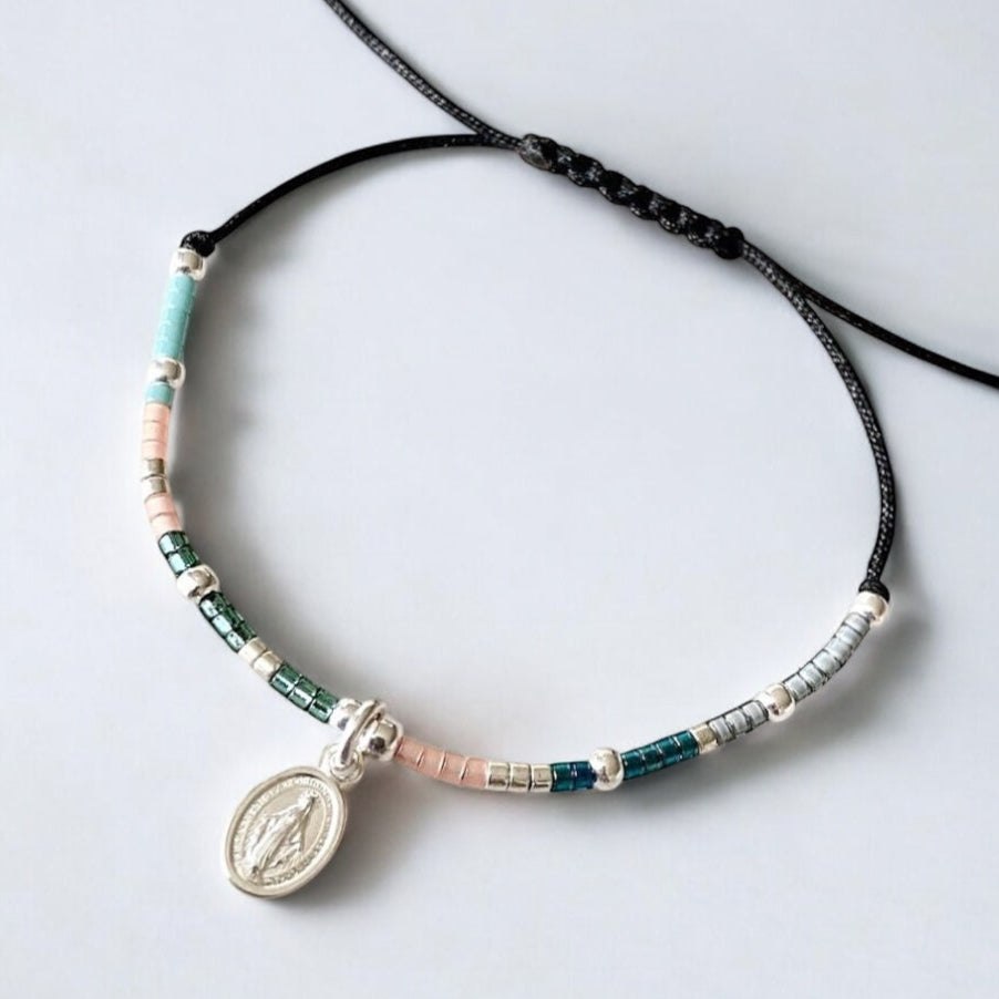 Pulsera hilo mijuki virgen de los milagros plata