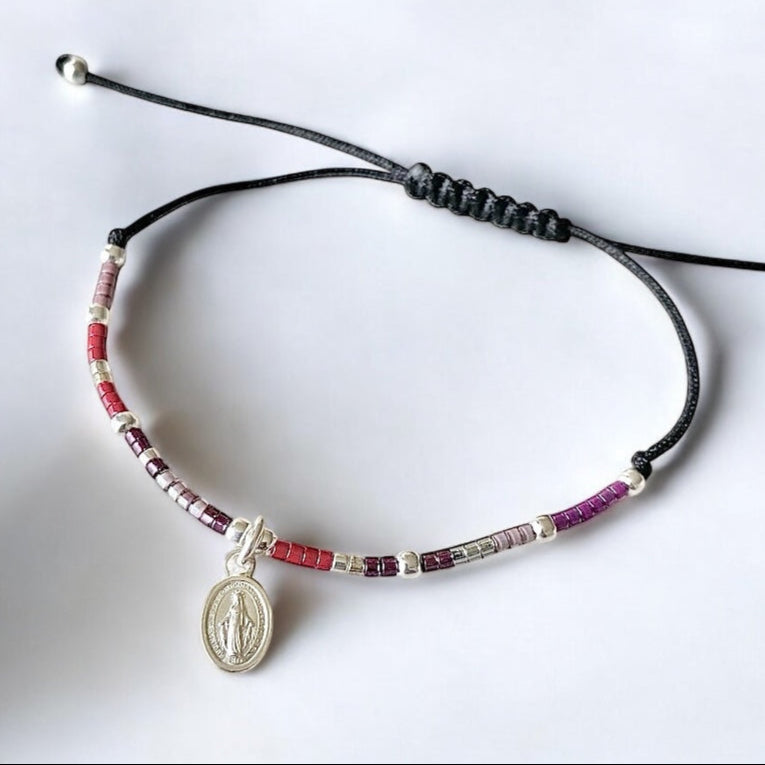 Pulsera hilo mijuki virgen de los milagros plata