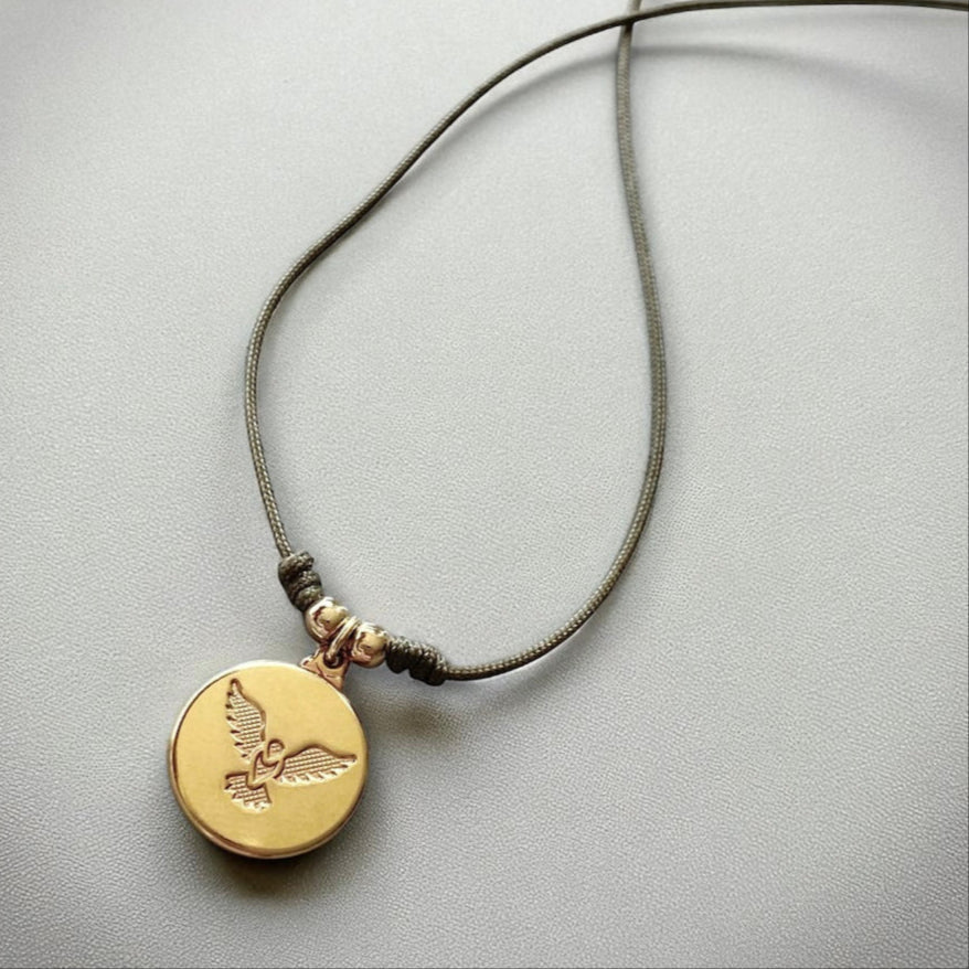 Collar hilo medalla Espíritu Santo oro