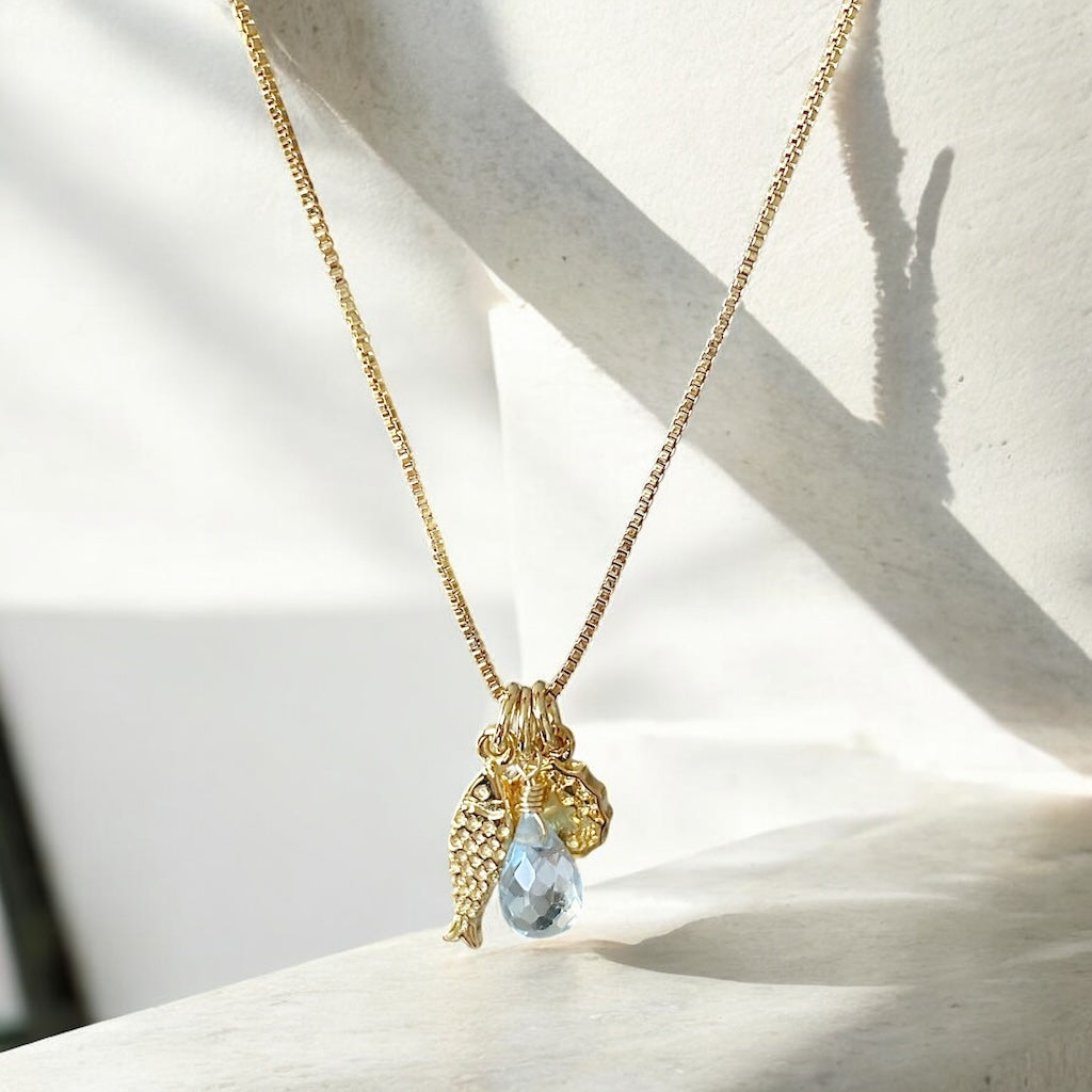 Collar trío aguamarina mini pez koi oro