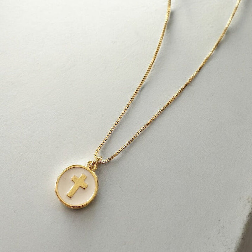 Collar medalla cruz relieve oro