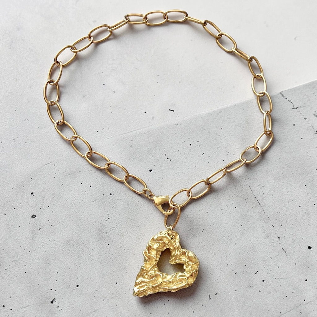 Collar eslabones corazón oro