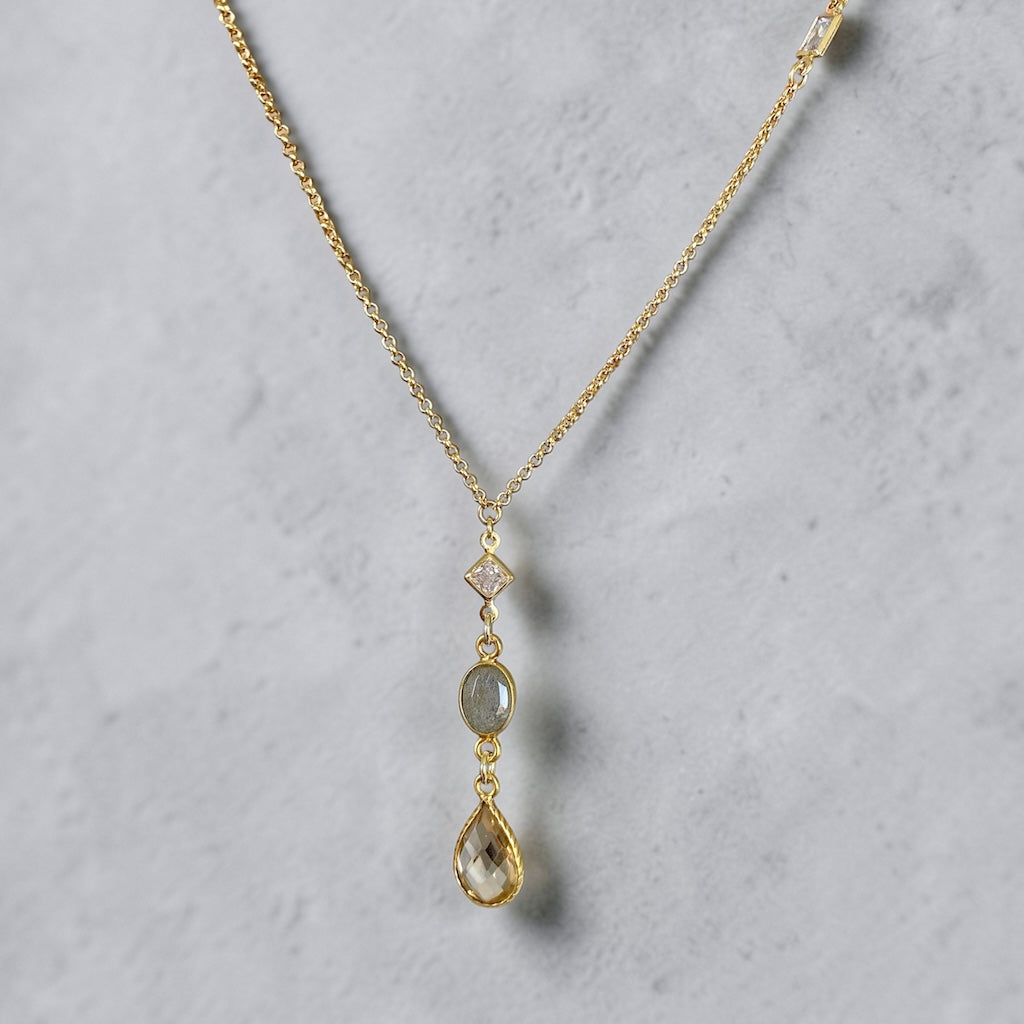 Collar fer oro