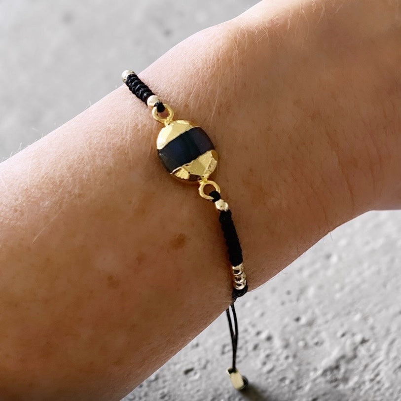 Pulsera hilo labradorita oro
