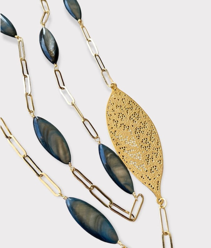 Collar largo nácar oro