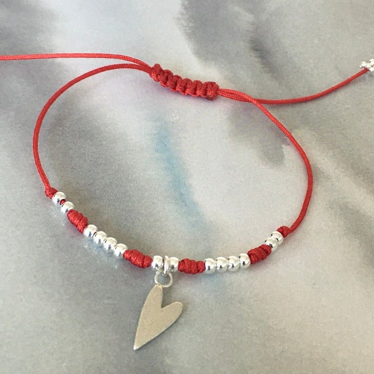pulsera hilo rojo corazón plata