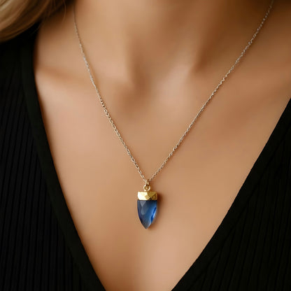 Collar punta cuarzo azul oro