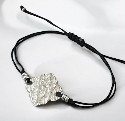 Pulsera hilo flor plata