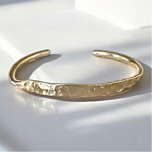 Esclava martillada oro
