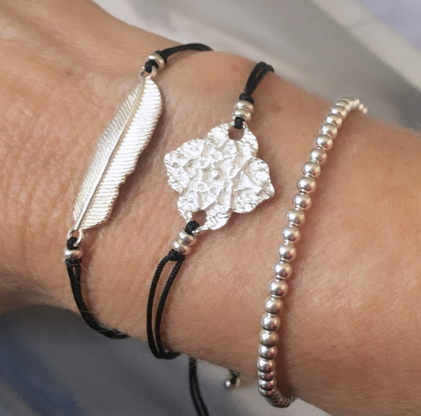 Pulsera hilo flor plata