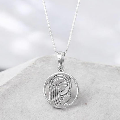 Collar virgen niña calada plata