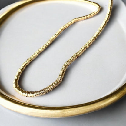 Collar mostacilla argollita oro