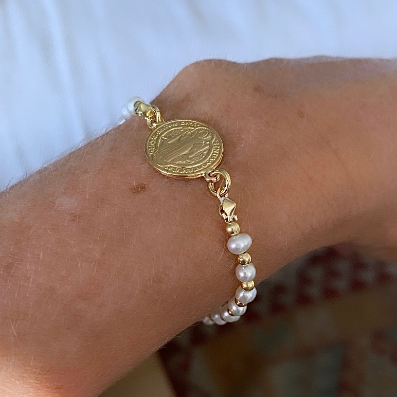 Pulsera perlas San Benito oro