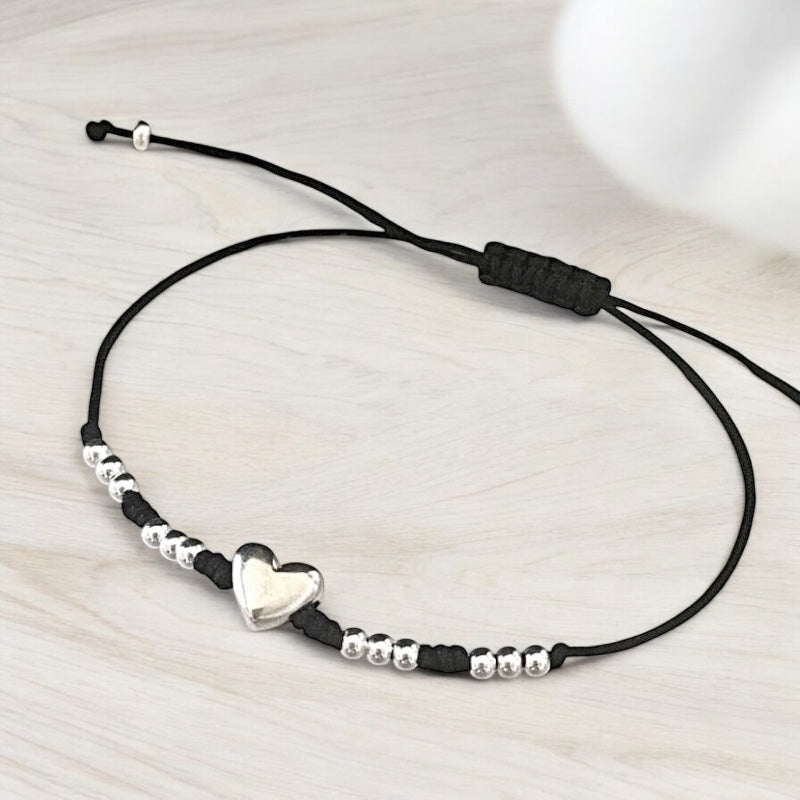 Pulsera hilo corazón plata