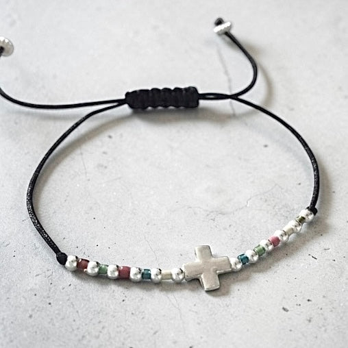 Pulsera colores hilo cruz plata
