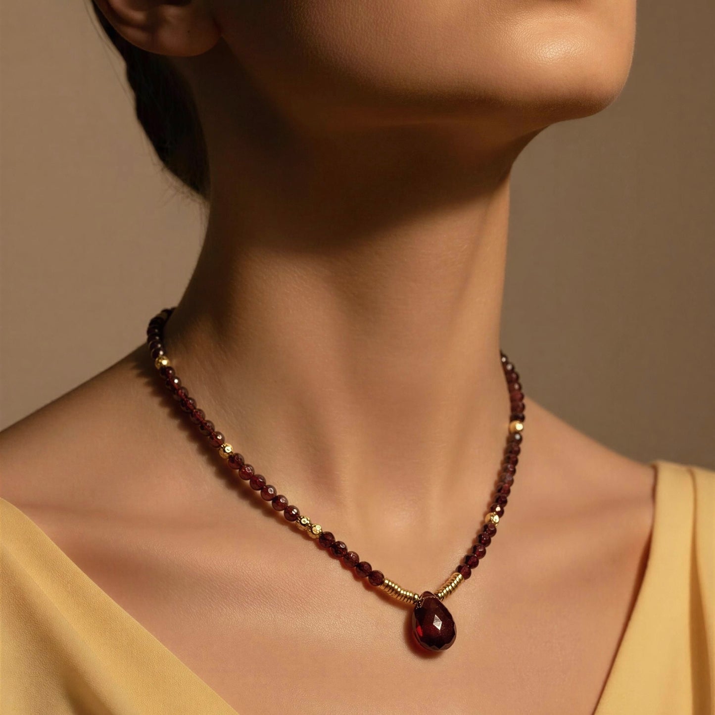 Collar granates raíz de rubí oro