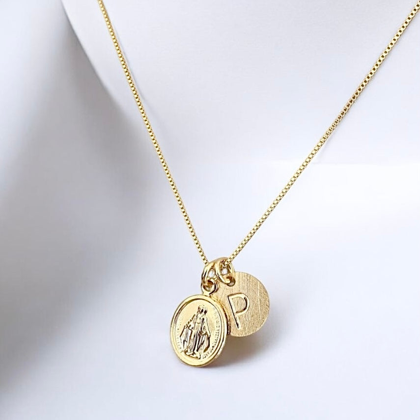 Collar virgen de los rayos letra oro