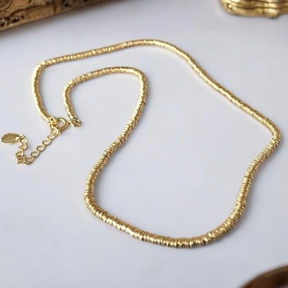 Collar mostacilla argollita oro