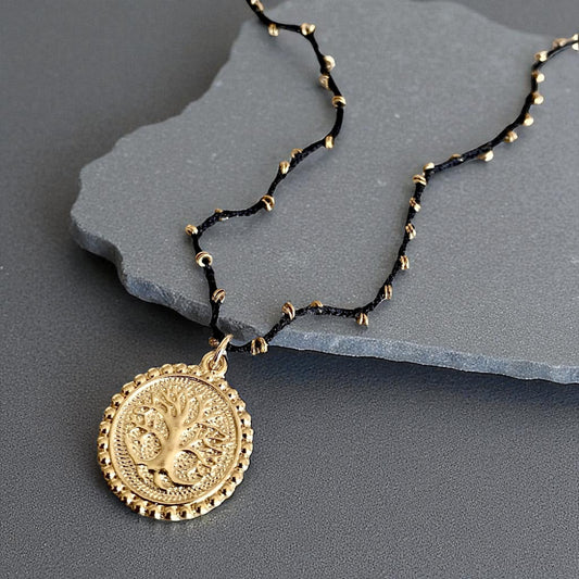 Collar tejido medalla árbol de la vida oro