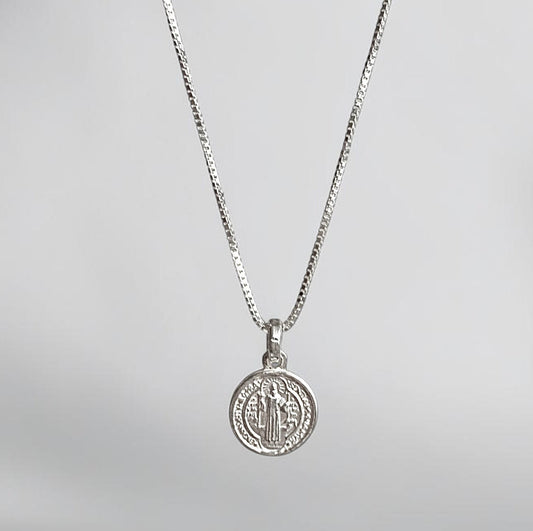 Collar mini medalla San Benito plata 925