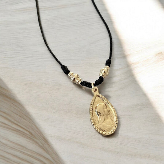Collar hilo virgen niña oro