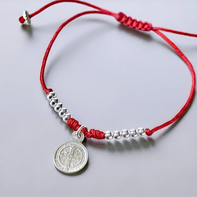 Pulsera hilo rojo San Benito plata