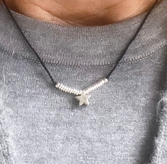 Collar tejido mini estrella plata