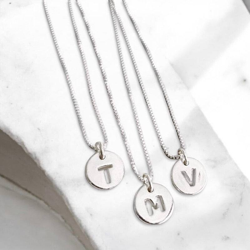 Collar letra plata 925