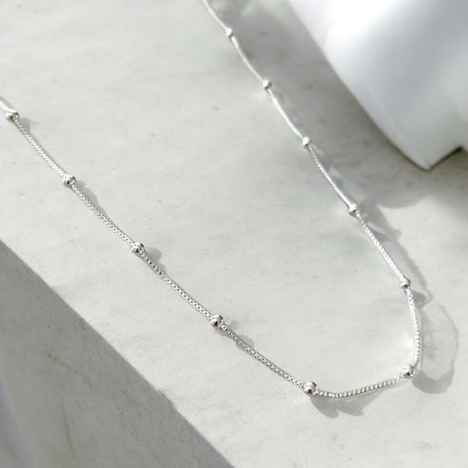 Collar bolitas plata 925