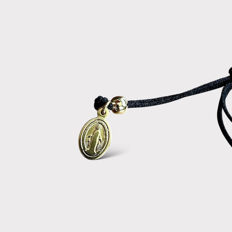 Pulsera hilo medalla espíritu santo calada oro