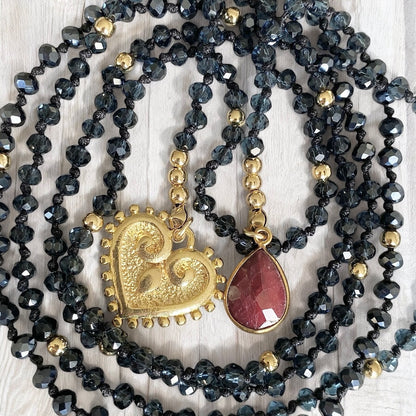 Collar siena cristal azul corazón oro