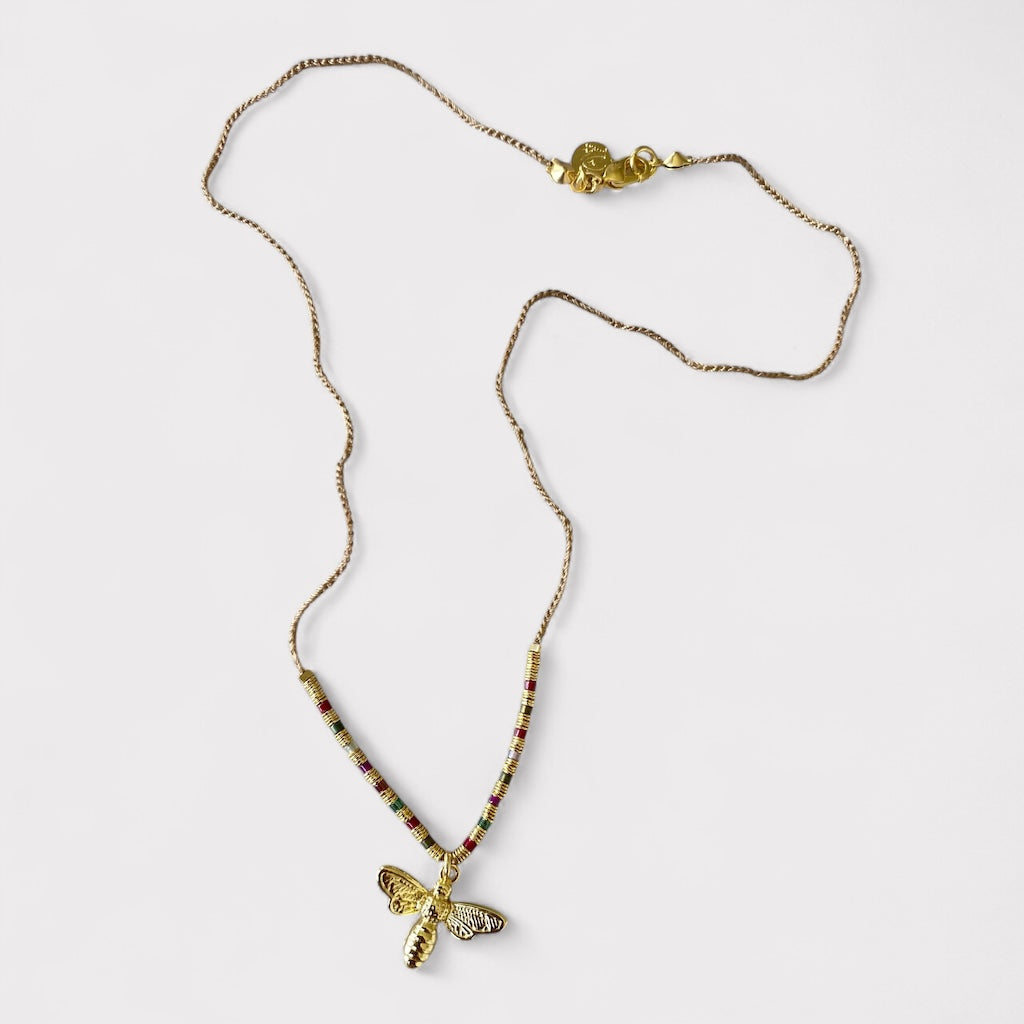 Collar tejido mijuki abeja oro