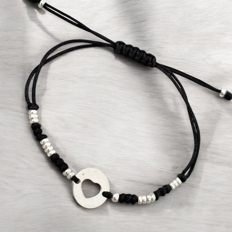 Pulsera hilo corazón calado plata