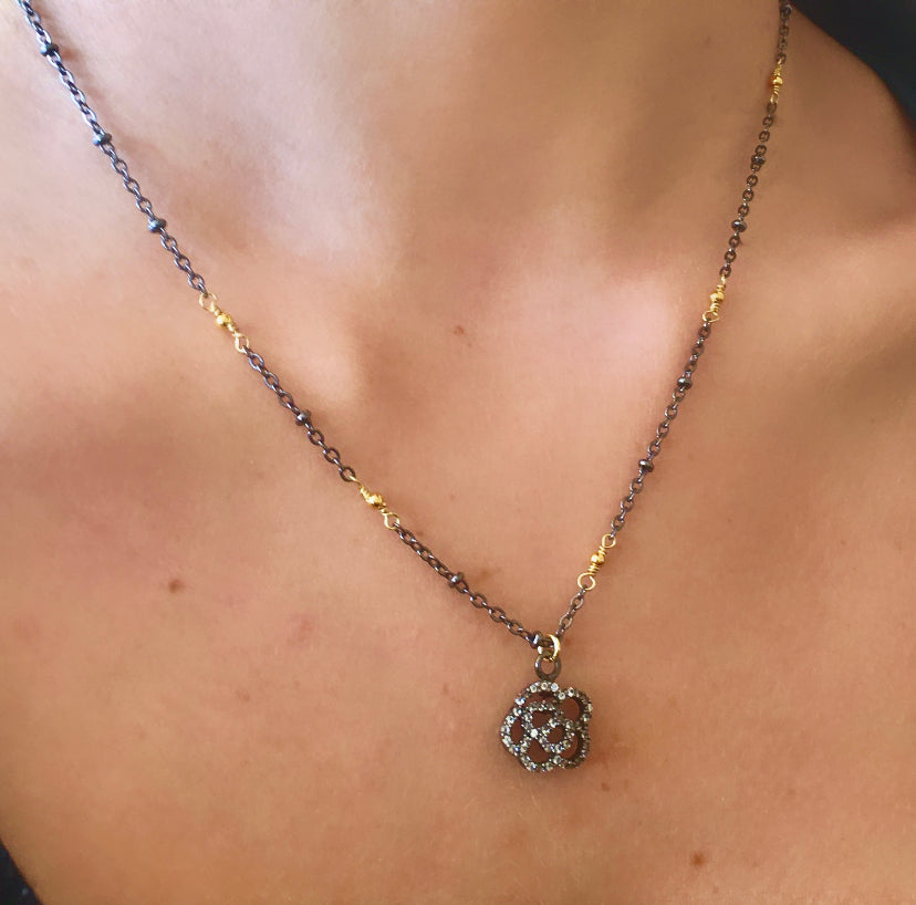 Collar elba plata negra