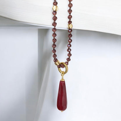 Collar cristales vino oro