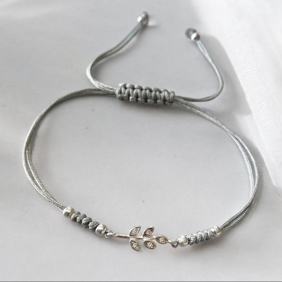 Pulsera hilo hojita circones plata